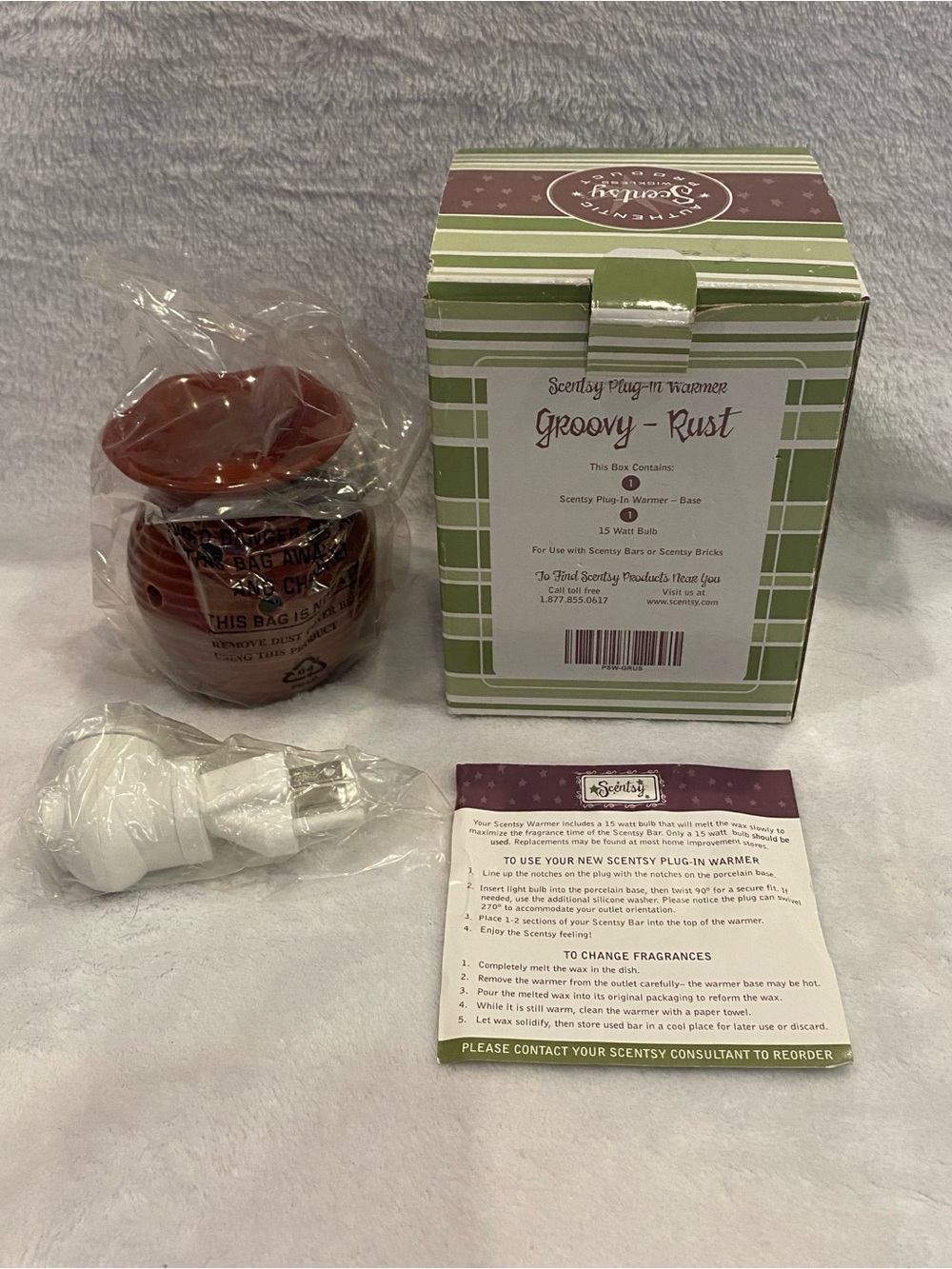 Scentsy Plug-in Warmer Base + 15-Watt Bulb Groovy Rust NIB